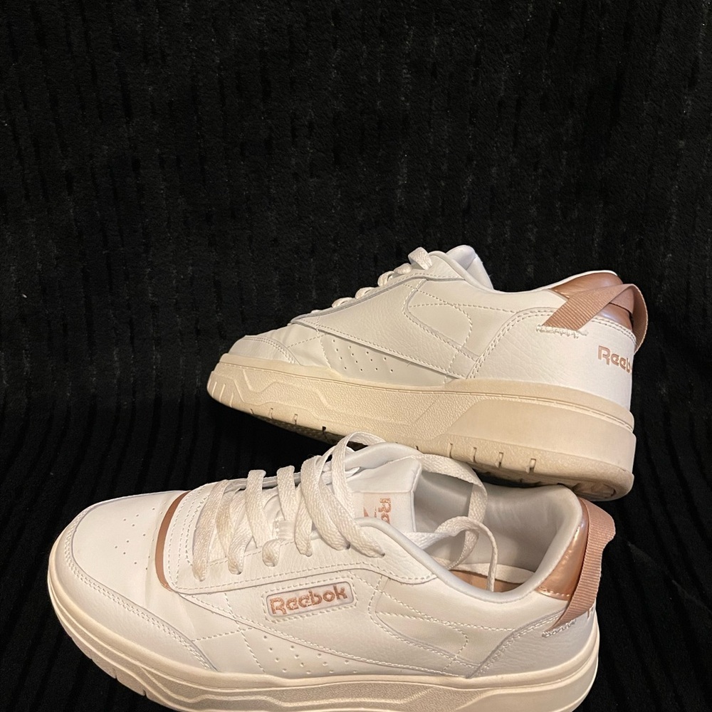 Women’s Reebok Club C - Size 9